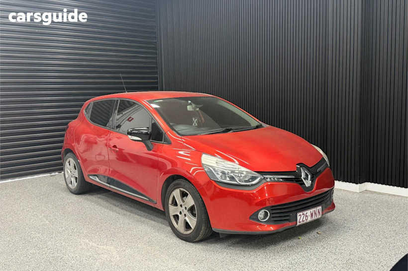 Red 2016 Renault Clio Hatch EXPRESSION F