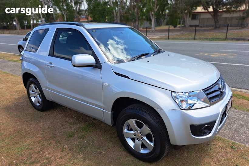 Silver 2017 Suzuki Grand Vitara Wagon Navigator (4X4)