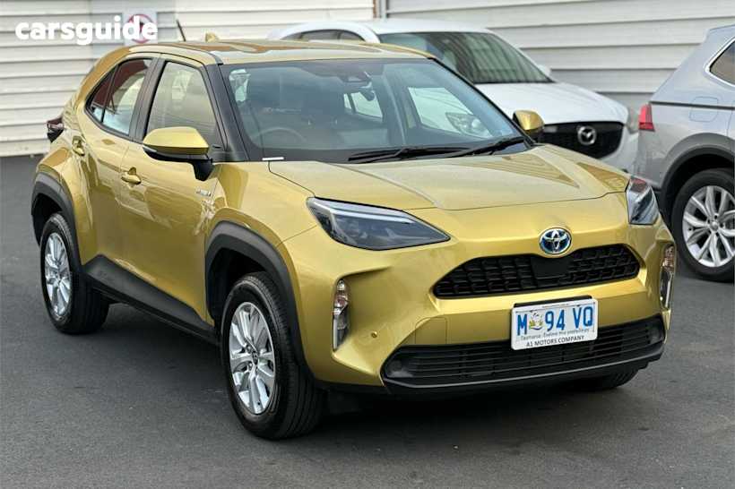 Gold 2022 Toyota Yaris Cross SUV GX 4X4
