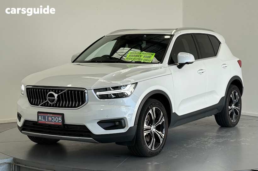 White 2022 Volvo XC40 Wagon T4 Inscription (Awd)