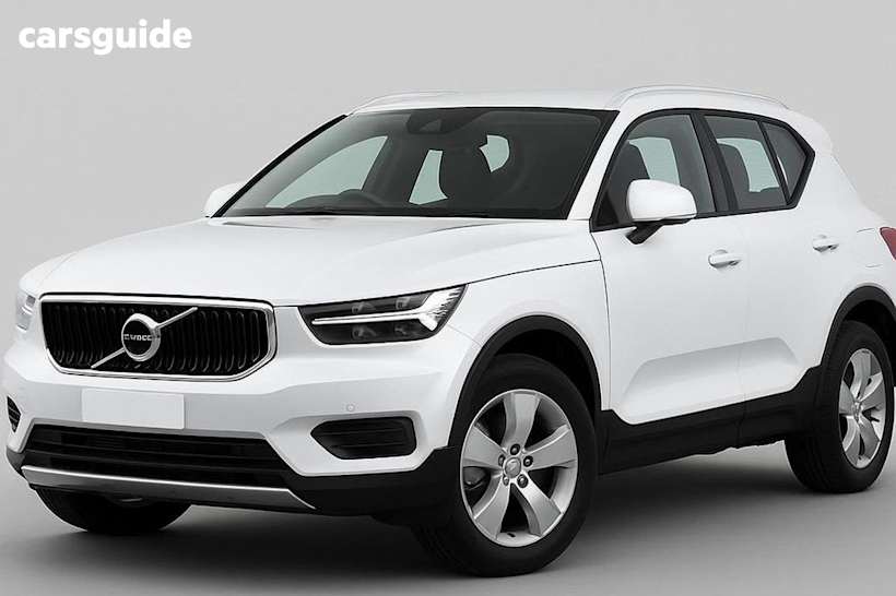White 2019 Volvo XC40 Wagon T4 Momentum (Fwd)