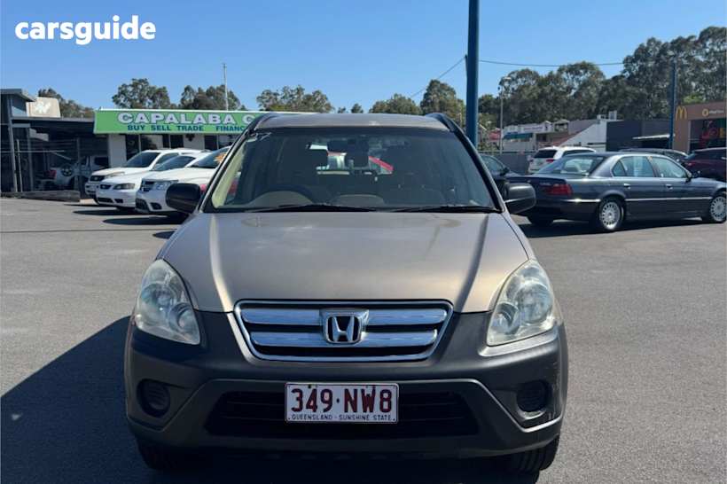 Gold 2005 Honda CR-V Wagon (4X4)