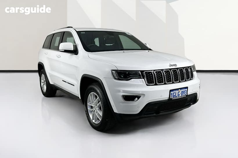 White 2017 Jeep Grand Cherokee Wagon Laredo (4X4)