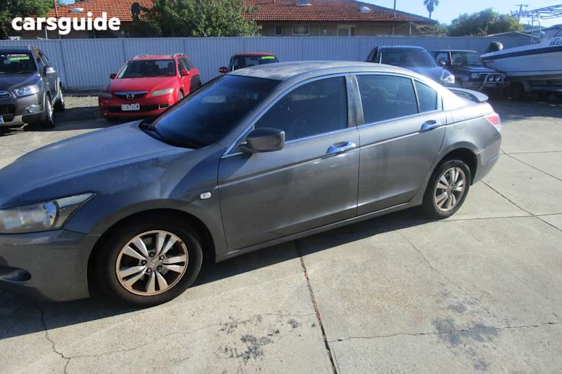 Grey 2009 Honda Accord Sedan Vti