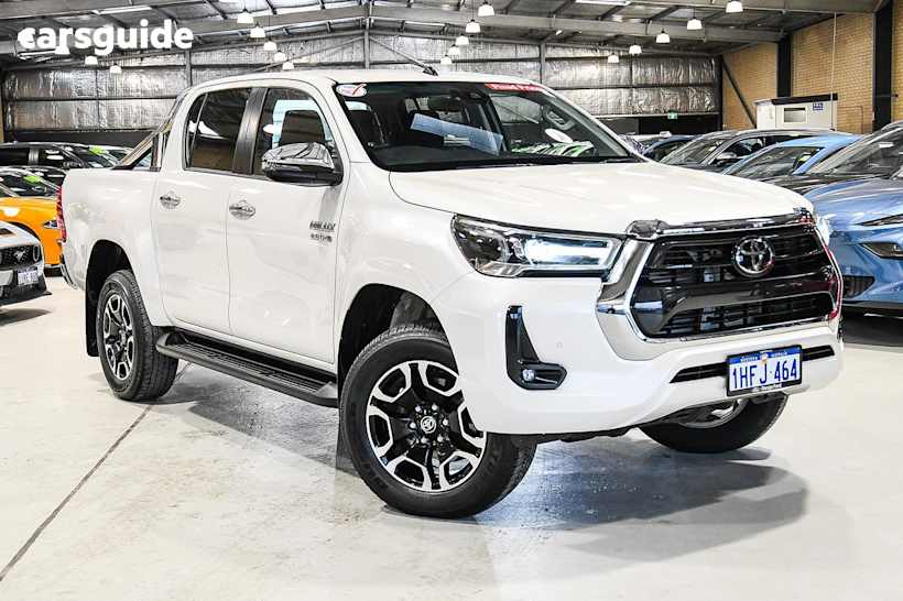 White 2020 Toyota Hilux Ute Tray SR5 4X4