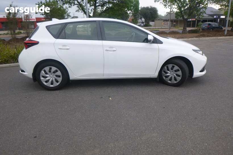 White 2017 Toyota Corolla Hatch ASCENT F