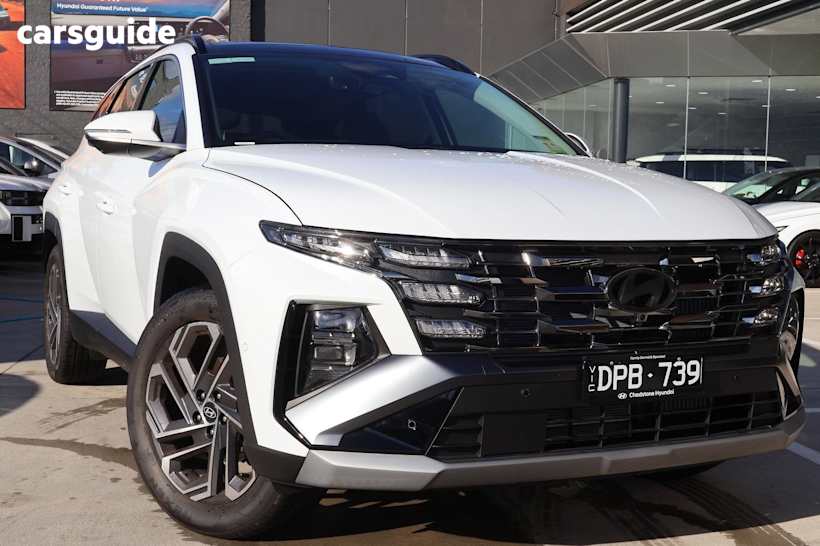 White 2024 Hyundai Tucson SUV PREMIUM 4X4