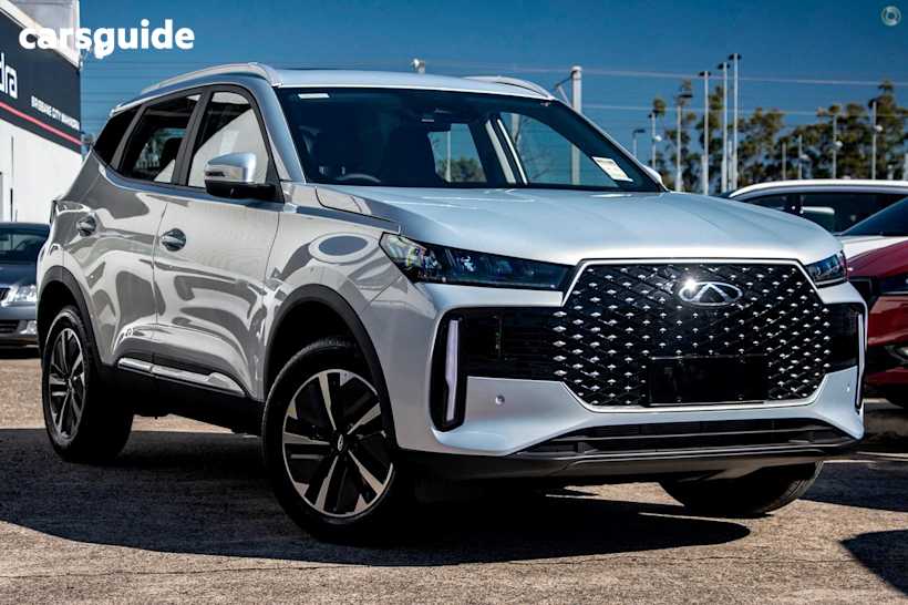 Silver 2025 Chery Tiggo 4 SUV HYBRID ULTIMATE F