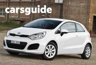 Silver 2013 Kia RIO Hatchback S