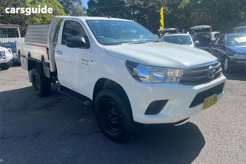 White 2016 Toyota Hilux Ute Tray SR 4X4