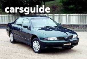 Green 2001 Mitsubishi Magna Sedan Advance