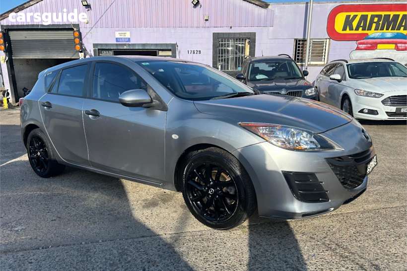Silver 2009 Mazda 3 Hatchback Neo