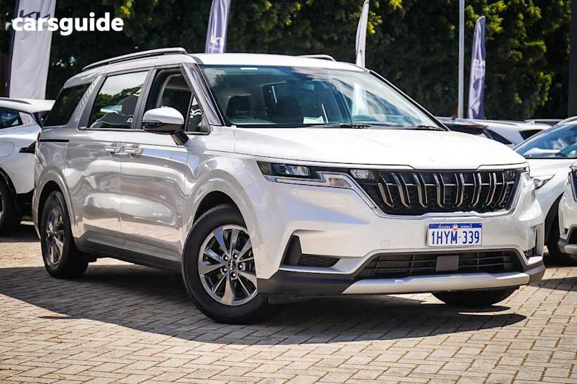 Silver 2022 Kia Carnival Wagon S