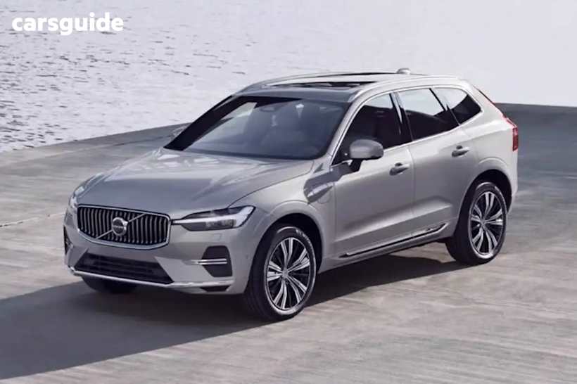 Silver 2023 Volvo XC60 Wagon Ultimate B5 Bright Mhev
