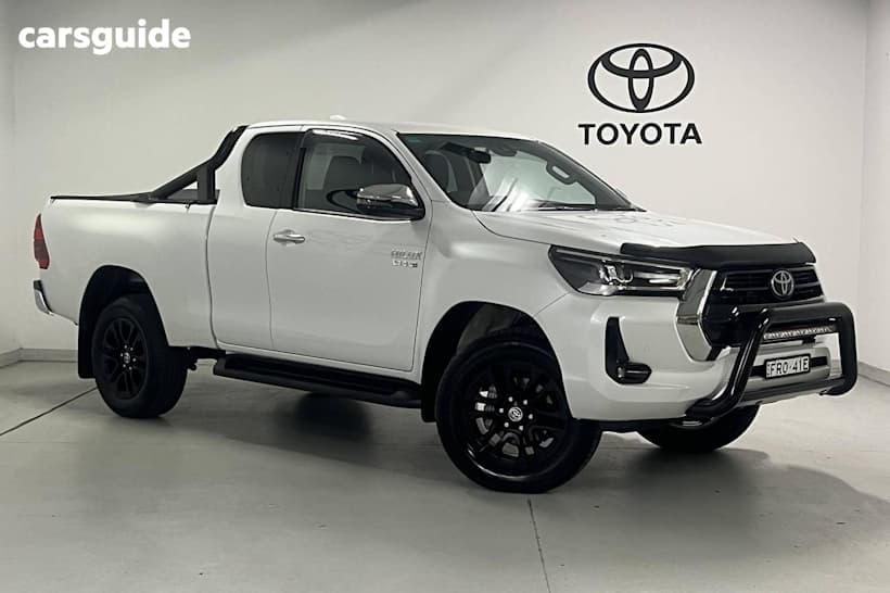 White 2023 Toyota Hilux X Cab Pickup Sr5 (4X4)
