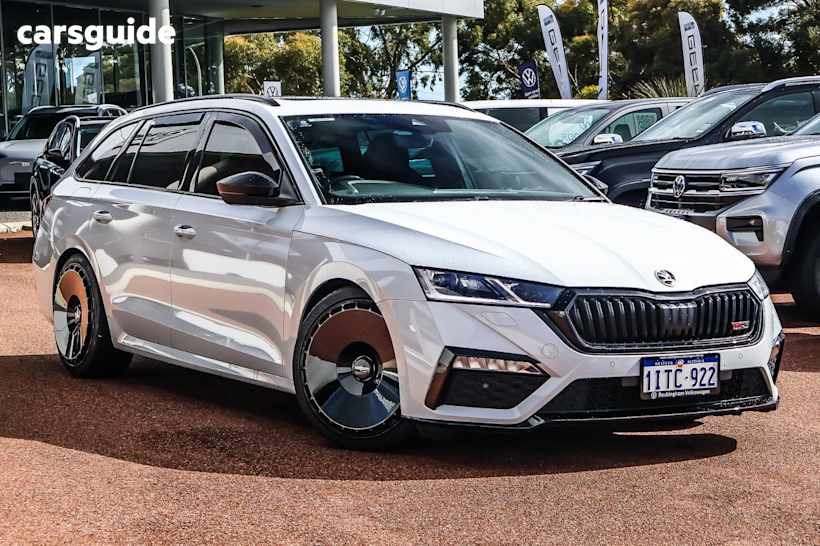 White 2021 Skoda Octavia SUV RS F