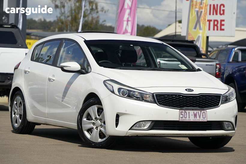 White 2016 Kia Cerato Hatchback S