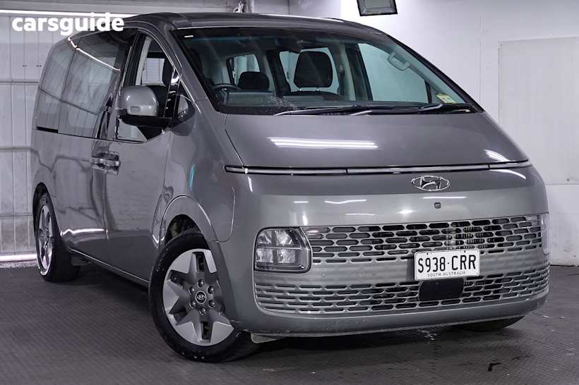 Grey 2022 Hyundai Staria OtherCar 4X4