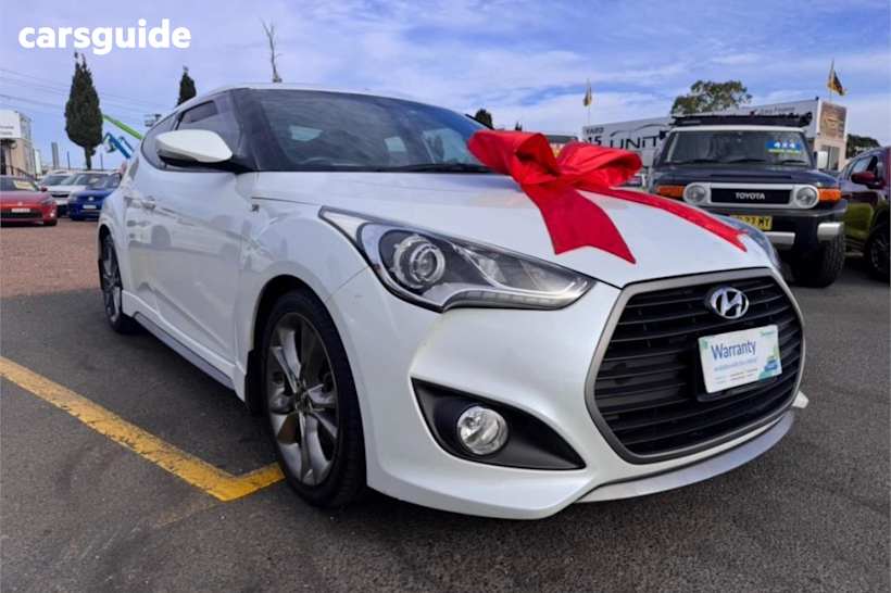 White 2015 Hyundai Veloster Hatch SR TURBO + F