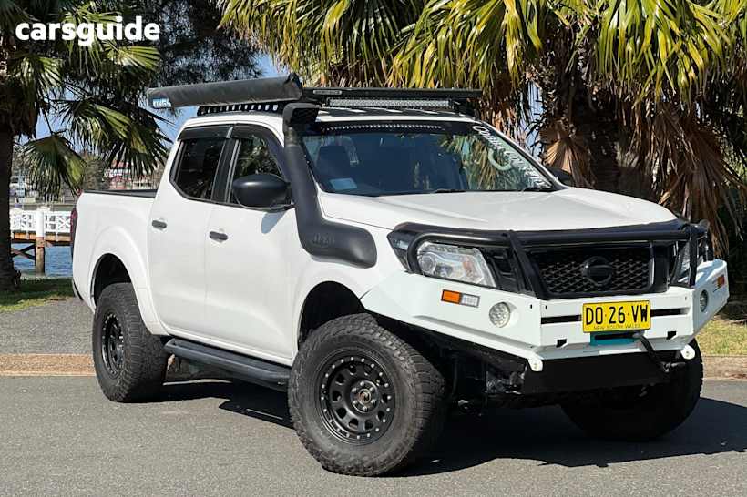 White 2015 Nissan Navara Ute Tray ST 4X4