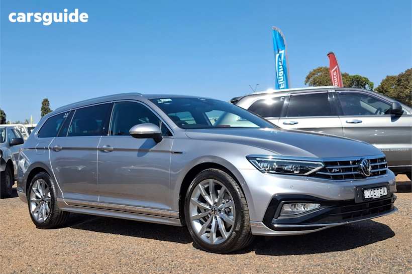 Silver 2022 Volkswagen Passat Wagon 162Tsi Elegance