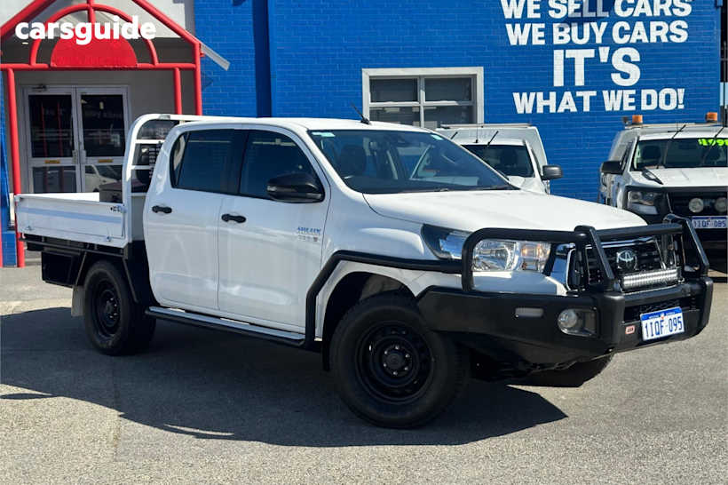 White 2020 Toyota Hilux Ute Tray SR 4X4