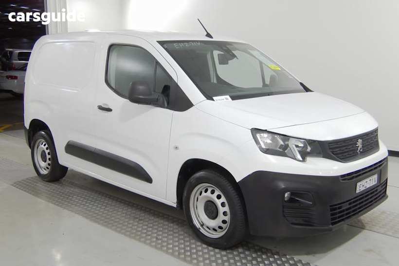 White 2019 Peugeot Partner Commercial 110 THP Standard (L1)