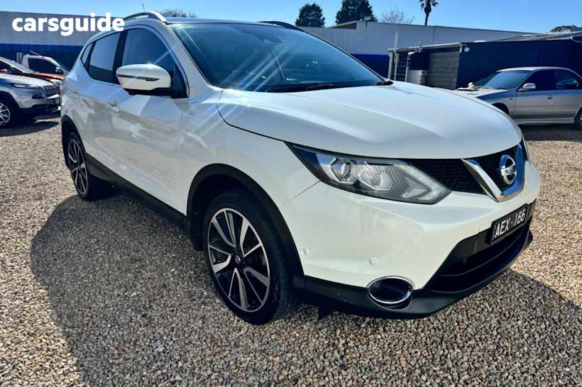White 2016 Nissan Qashqai SUV TI F