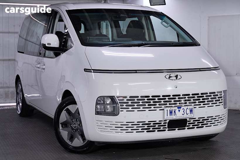 White 2022 Hyundai Staria OtherCar 4X4