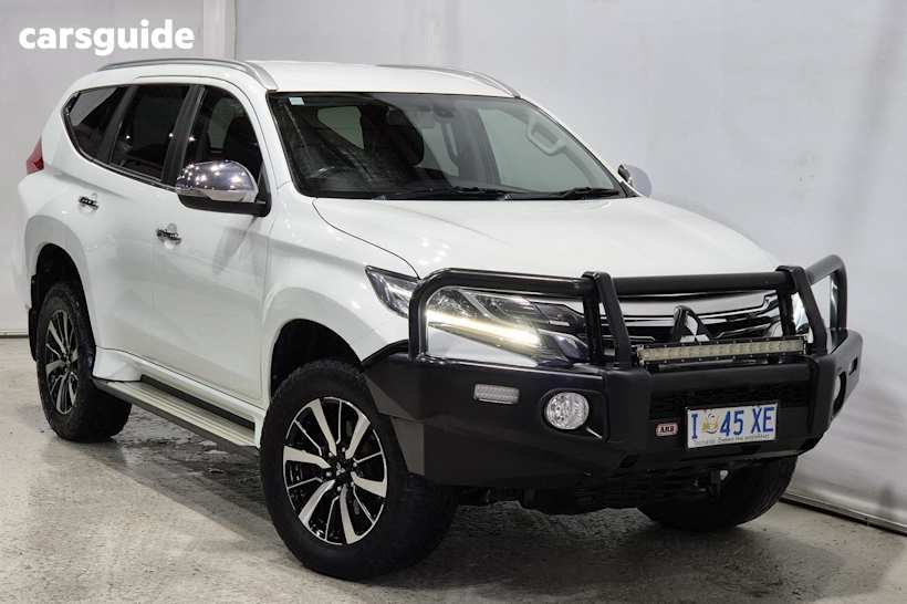 White 2017 Mitsubishi Pajero Sport SUV GLS 4X4