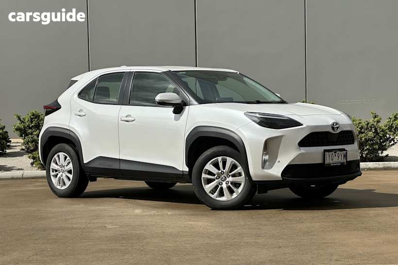 White 2023 Toyota Yaris Cross SUV GX F