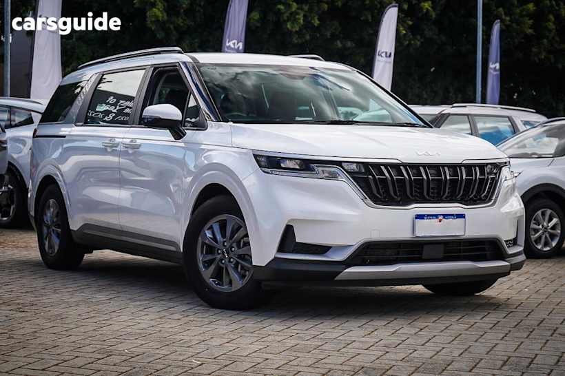 White 2022 Kia Carnival Wagon S