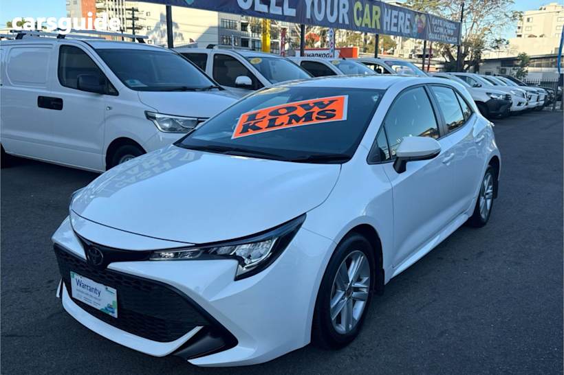 White 2022 Toyota Corolla Hatchback Ascent Sport