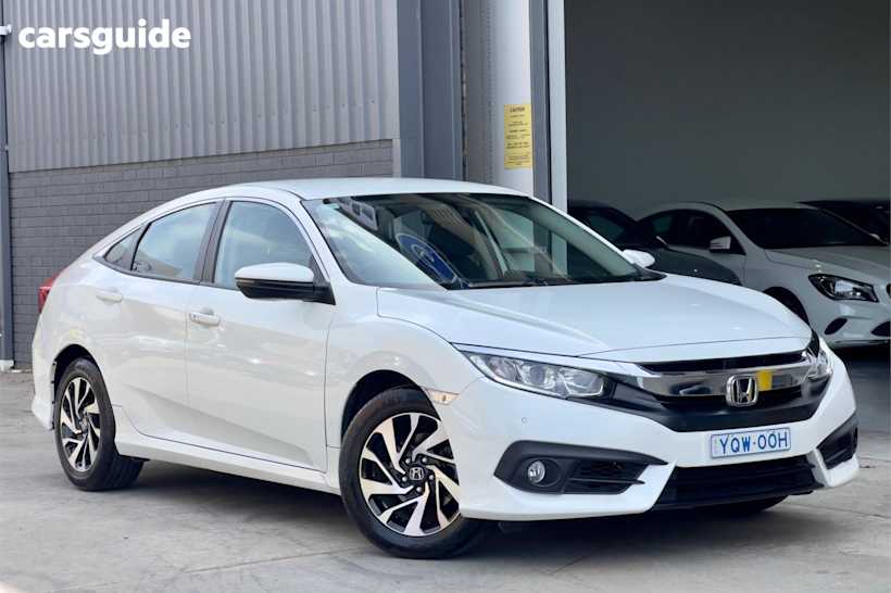 White 2017 Honda Civic Sedan Vti-S