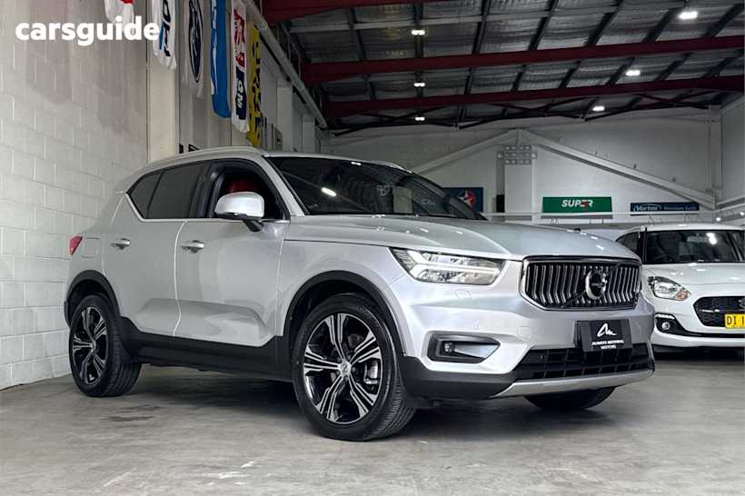 Silver 2019 Volvo XC40 Wagon T4 Inscription (Awd)