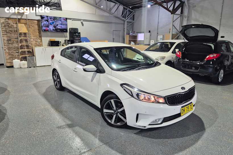 White 2017 Kia Cerato Sedan SPORT F