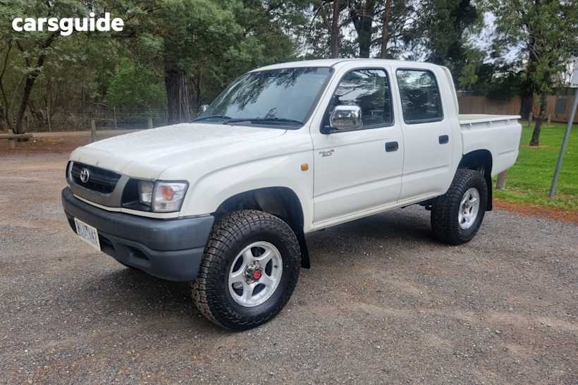 White 2005 Toyota Hilux Dual Cab Pick-up