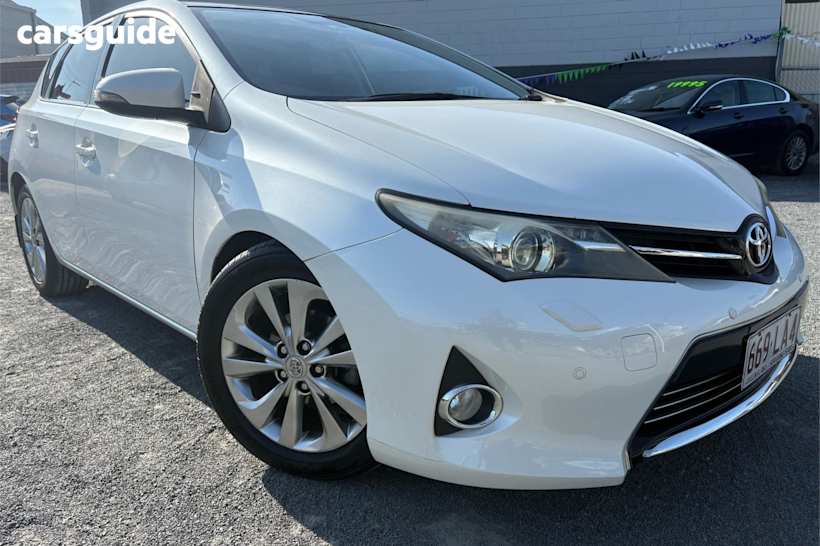 White 2014 Toyota Corolla Hatchback Levin Zr