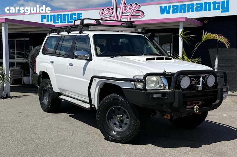 White 2008 Nissan Patrol Wagon St-S (4X4)