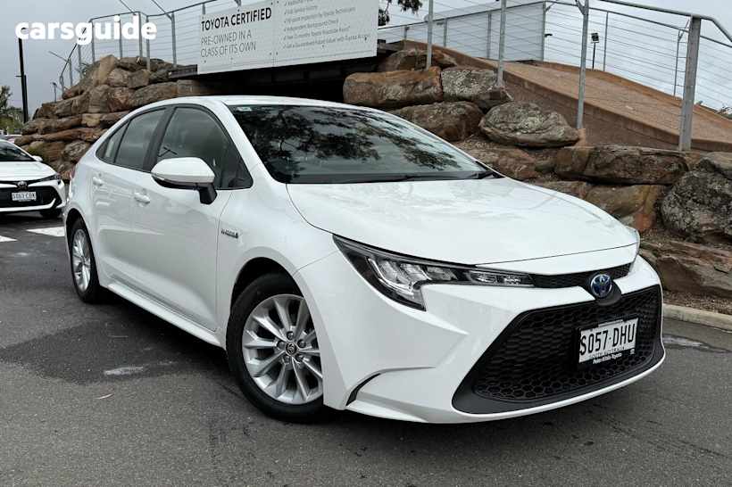 White 2022 Toyota Corolla Sedan ASCENT SPORT HYBRID F