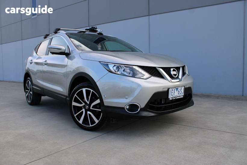Silver 2015 Nissan Qashqai Wagon Ti (4X2)