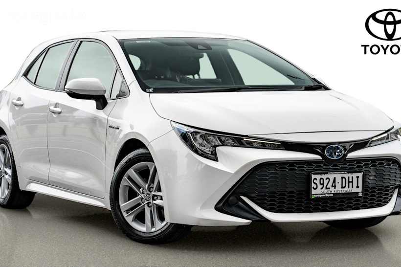 White 2019 Toyota Corolla Hatch ASCENT SPORT HYBRID F