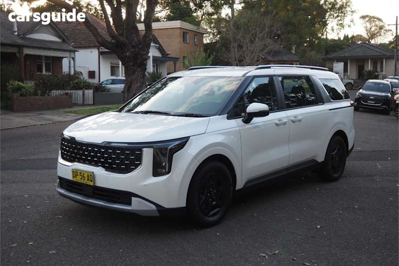 White 2024 Kia Carnival SUV S