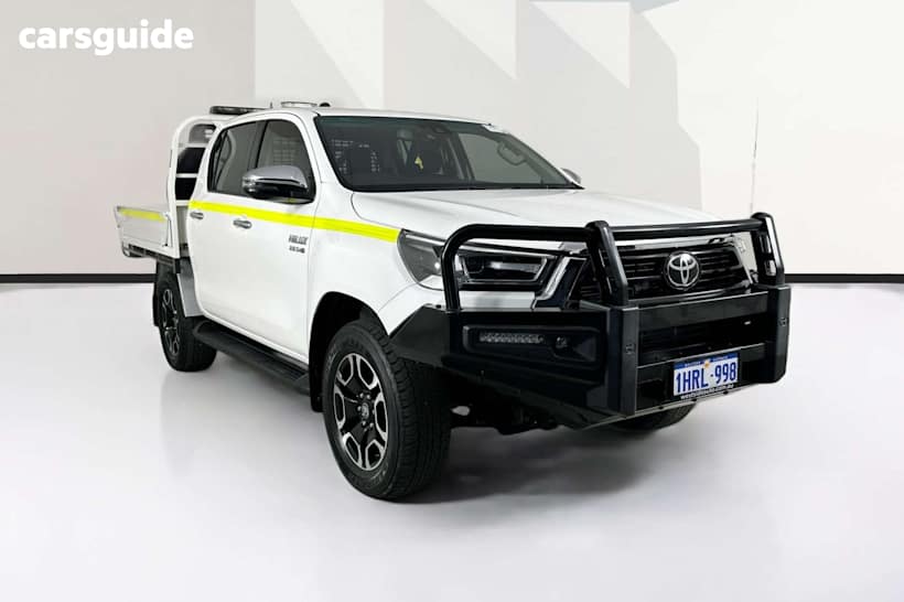 White 2022 Toyota Hilux Double Cab Chassis Sr5 (4X4)