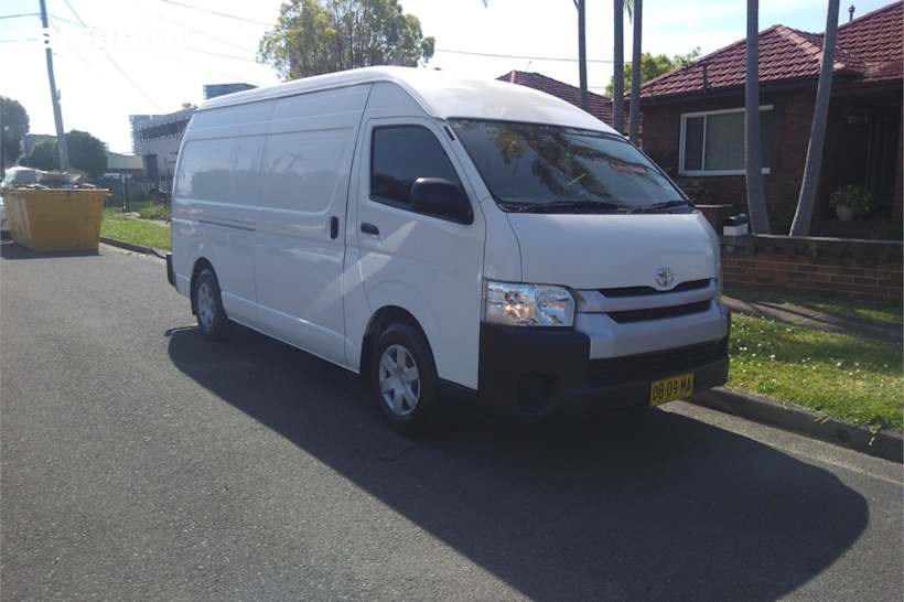 2016 Toyota HiAce Commercial R