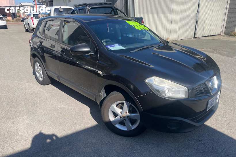 Black 2011 Nissan Dualis SUV ST F