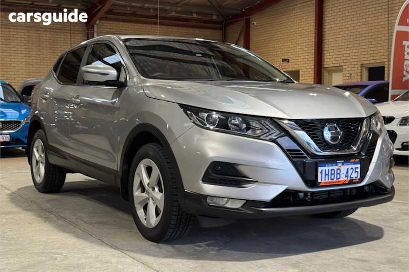 Silver 2020 Nissan Qashqai Wagon St