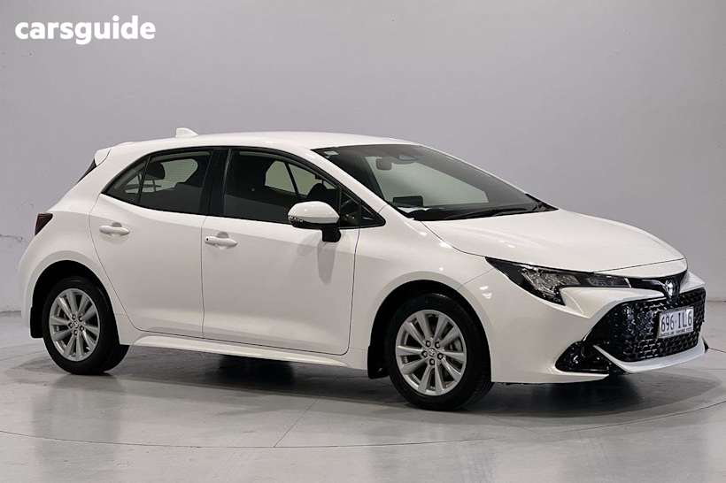 White 2023 Toyota Corolla Hatch ASCENT SPORT F