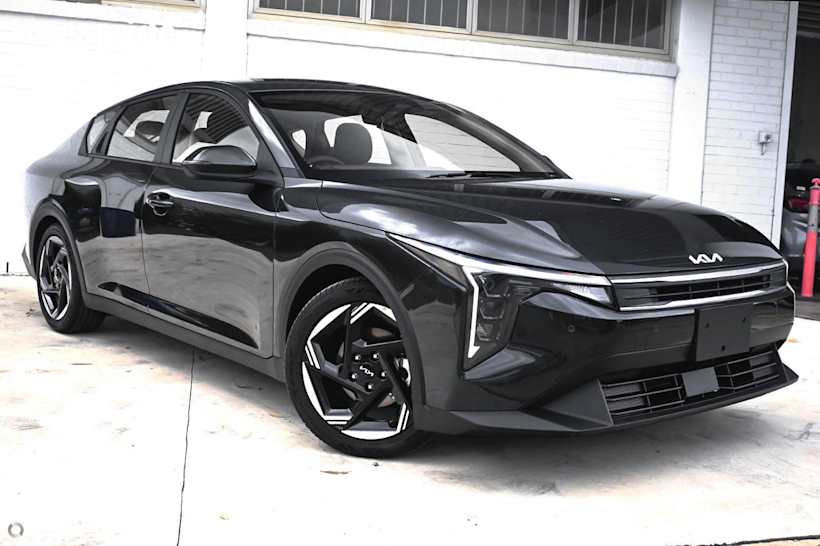 Grey 2025 Kia K4 Sedan SPORT F