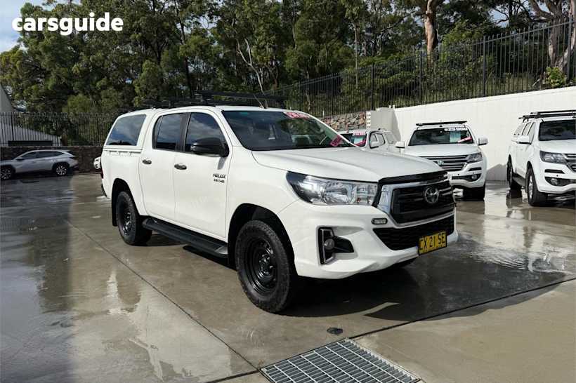 White 2020 Toyota Hilux Double Cab Pick Up Sr (4X4)